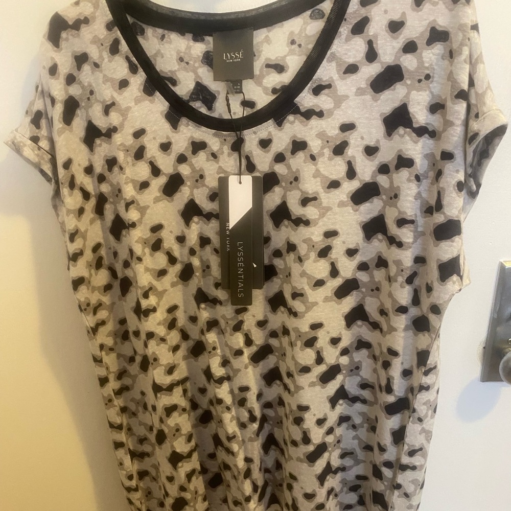 Brand new Lysse top! Cute camo print